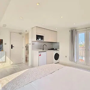 Morden Stratford Studio 4 Guest house London